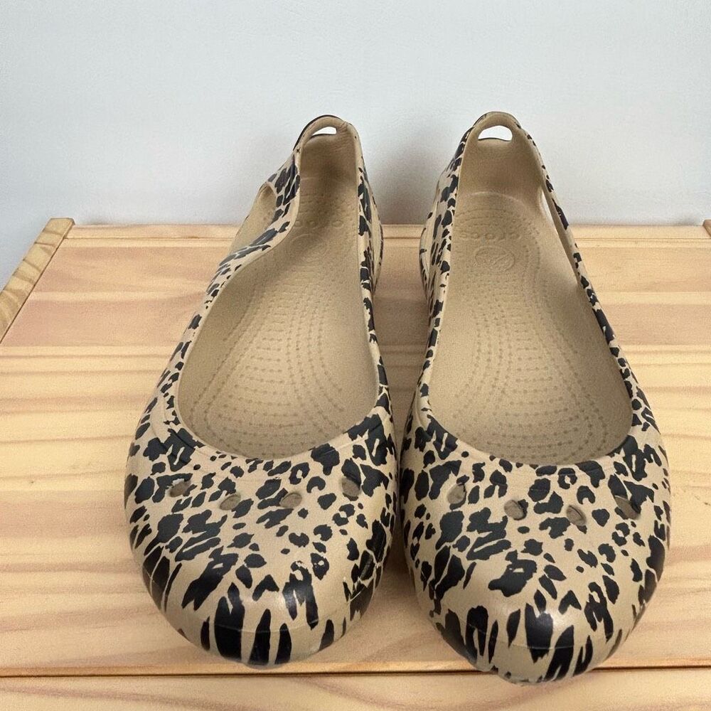 Women’s Crocs Size 10 Kadee Animal Print Leopard Slip-on Ballet Flat Shoes - Picture 4 of 9